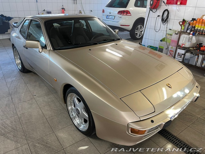 Porsche 944  1985