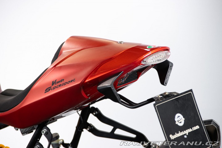 Ostatní značky Ostatní modely V-TWIN 1100 SUPERSPORT 2002