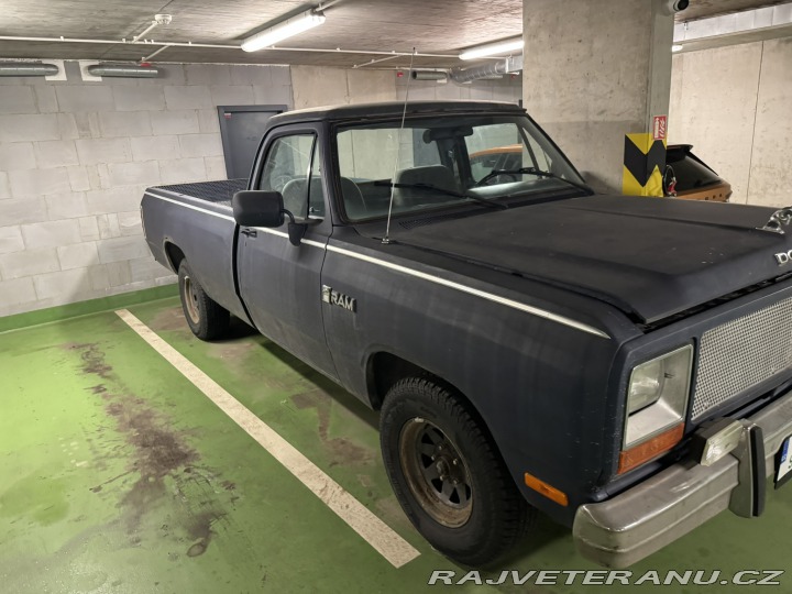 Dodge RAM 150 1985