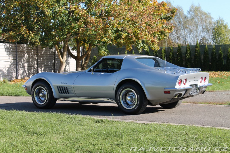 Chevrolet Corvette Stingray 350 V8