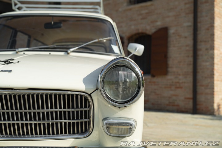 Peugeot 404 FAMILIALE SERVICE CAR REPLICA 1965