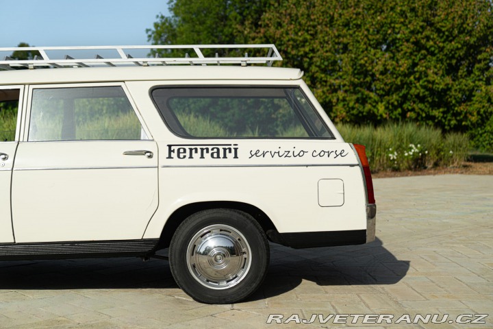 Peugeot 404 FAMILIALE SERVICE CAR REPLICA 1965