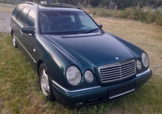 Mercedes-Benz E W210-300TD