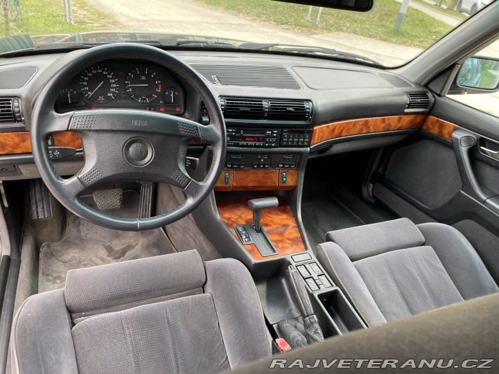 BMW 7 E32 740i 1992