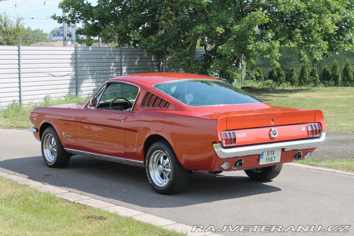 Ford Mustang Fastback 289 V8, manuál 1966