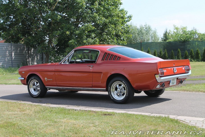 Ford Mustang Fastback 289 V8, manuál 1966