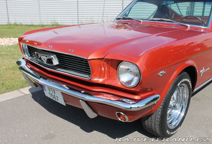 Ford Mustang Fastback 289 V8, manuál 1966