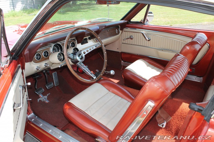 Ford Mustang Fastback 289 V8, manuál 1966