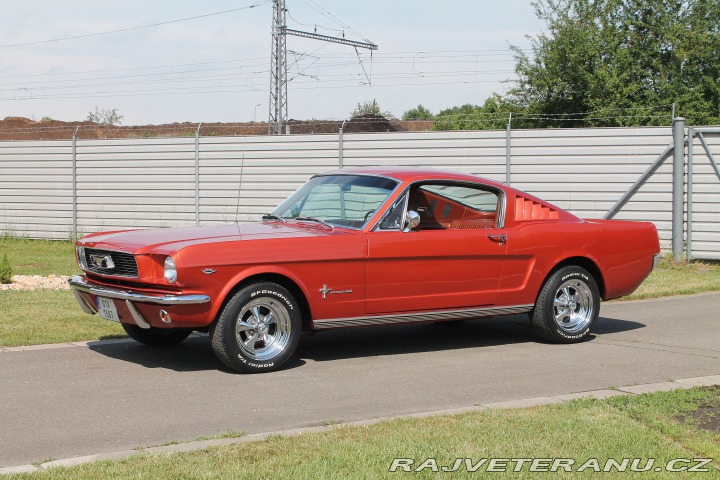 Ford Mustang Fastback 289 V8, manuál 1966