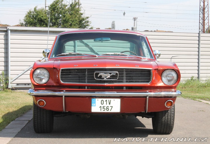 Ford Mustang Fastback 289 V8, manuál 1966
