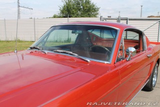 Ford Mustang Fastback 289 V8, manuál 1966