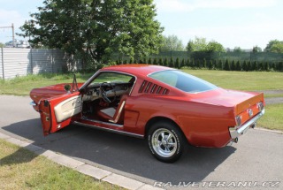 Ford Mustang Fastback 289 V8, manuál 1966
