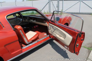 Ford Mustang Fastback 289 V8, manuál 1966