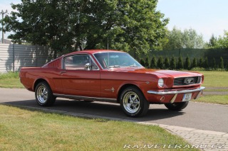 Ford Mustang Fastback 289 V8, manuál 1966