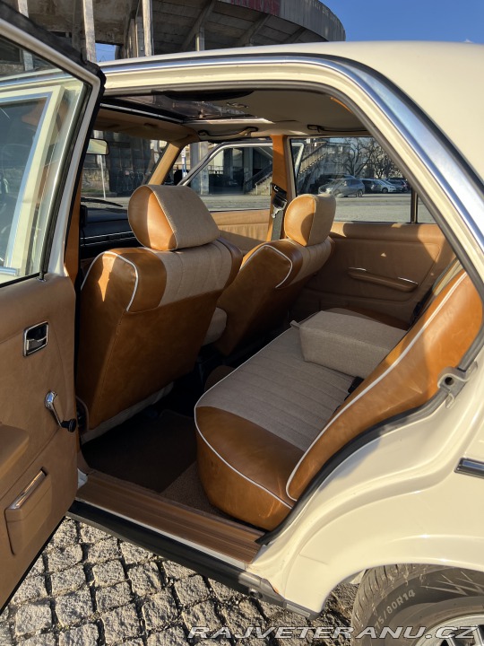 Mercedes-Benz E W123 230E 1982