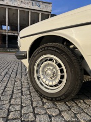 Mercedes-Benz E W123 230E 1982