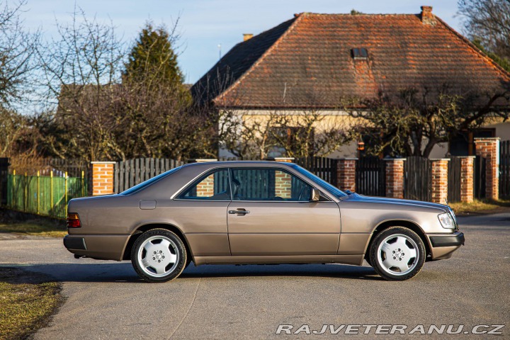 Mercedes-Benz 300 W124 300 CE 1989