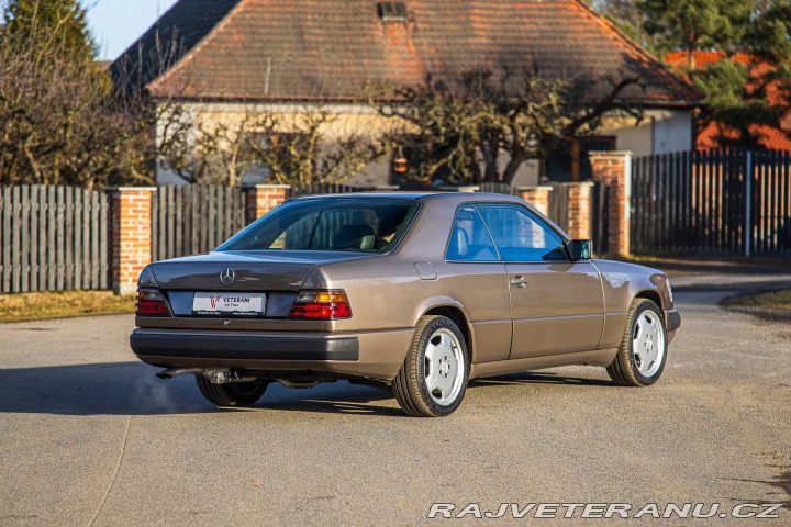 Mercedes-Benz 300 W124 300 CE 1989