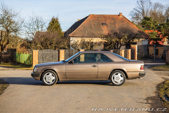 Mercedes-Benz 300 W124 300 CE 1989