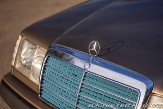 Mercedes-Benz 300 W124 300 CE 1989