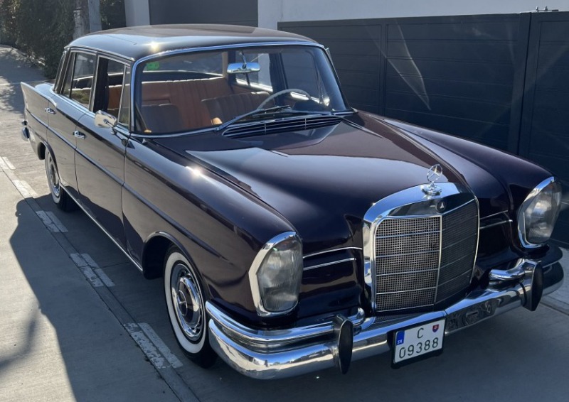 Mercedes-Benz 220 SEb