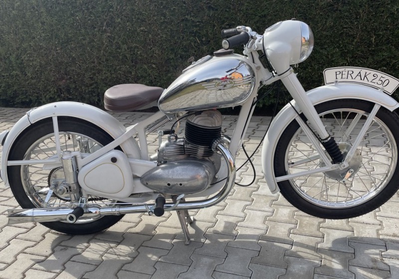 Jawa 250 Pérák