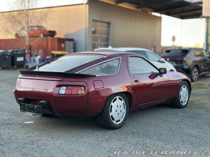 Porsche 928 1981
