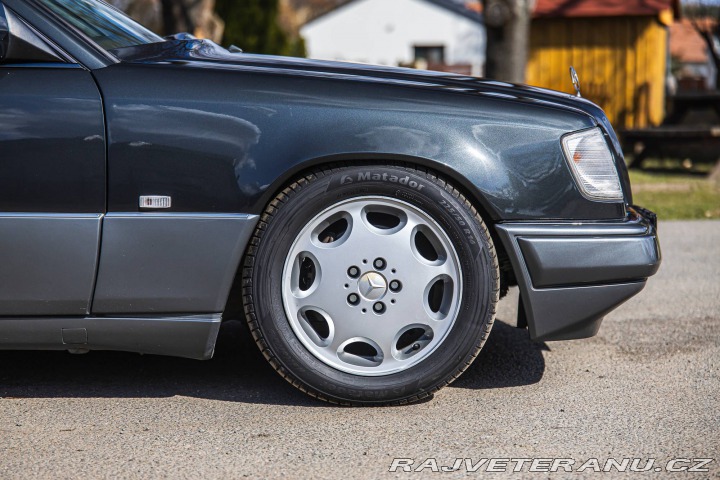 Mercedes-Benz 300 CE-24 124 C 1996