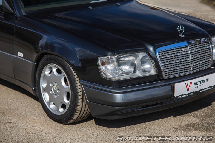 Mercedes-Benz 300 CE-24 124 C 1996