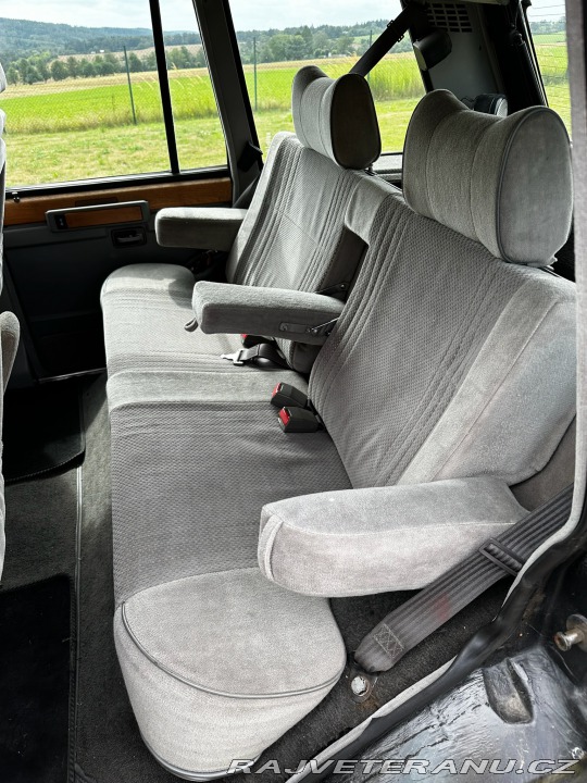 Land Rover Range Rover V8 “long stick” manual 1985