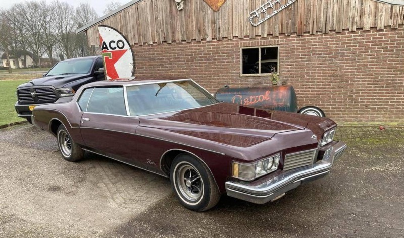 Buick Riviera V8