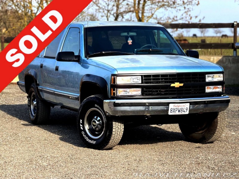 Chevrolet Suburban 2500 | 7.4L V8 | 4x4