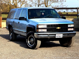 Chevrolet Suburban 2500 | 7.4L V8 | 4x4