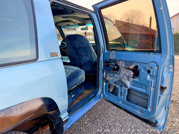 Chevrolet Suburban 2500 | 7.4L V8 | 4x4 1993