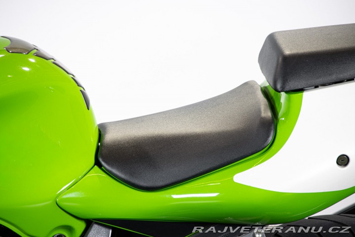 Kawasaki ZX ZX-7R NINJA 1999