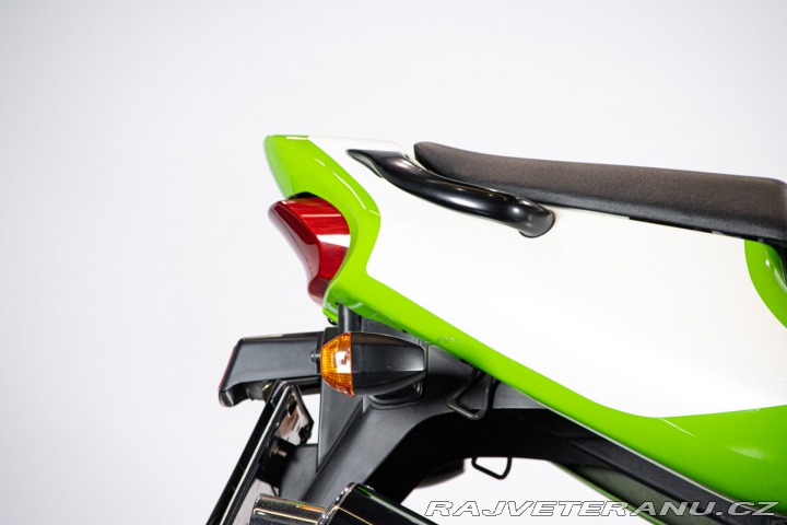 Kawasaki ZX ZX-7R NINJA 1999
