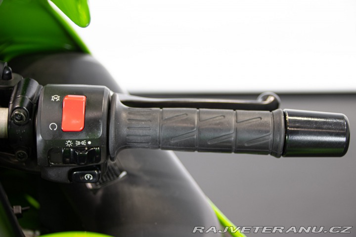 Kawasaki ZX ZX-7R NINJA 1999