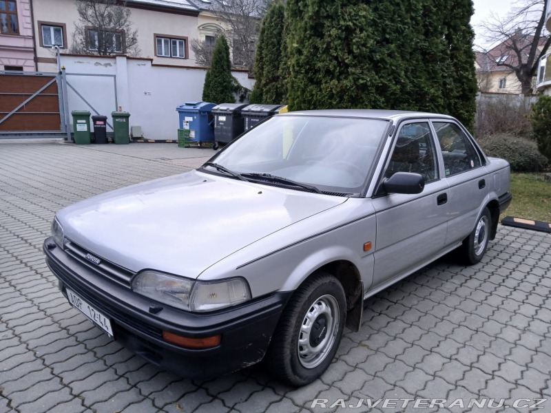 Toyota Corolla E9