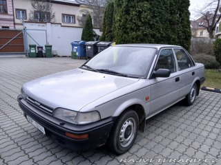 Toyota Corolla E9 1990