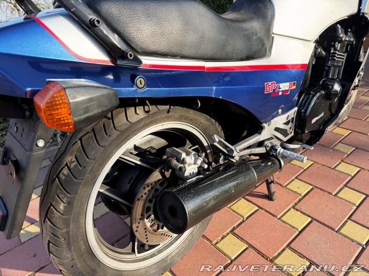 Kawasaki GPZ 900R, 1987 1987