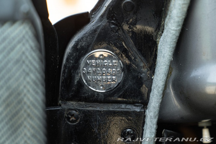 Dodge Ostatní modely V-EIGHT 1953