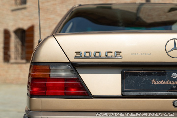 Mercedes-Benz 300 CE 1988