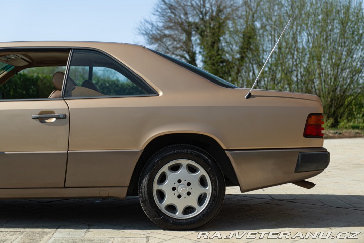 Mercedes-Benz 300 CE 1988