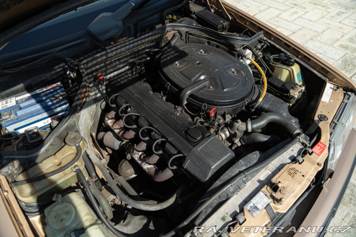 Mercedes-Benz 300 CE 1988