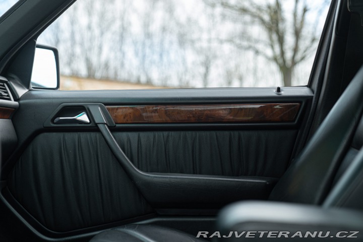 Mercedes-Benz 320 E 1993