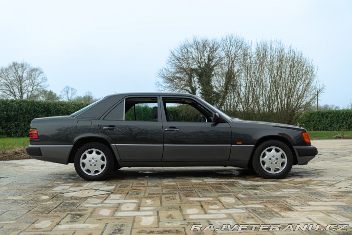 Mercedes-Benz 320 E 1993