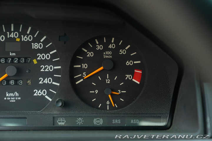 Mercedes-Benz 320 E 1993