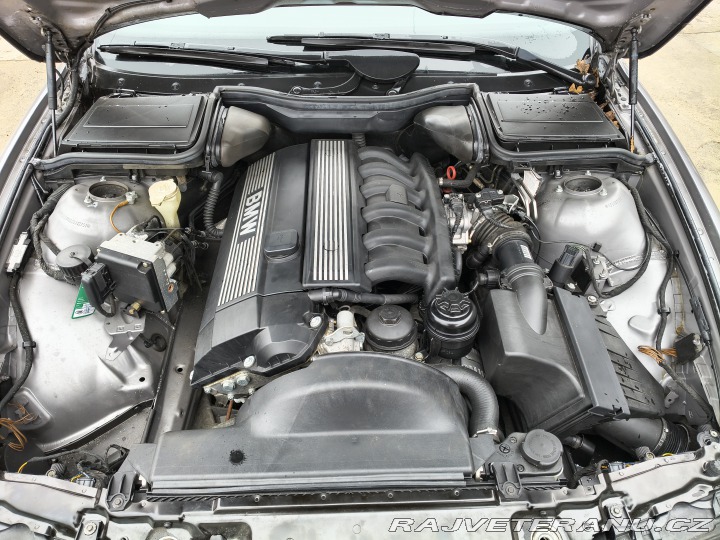 BMW 5 520 e39 6 valec 1996