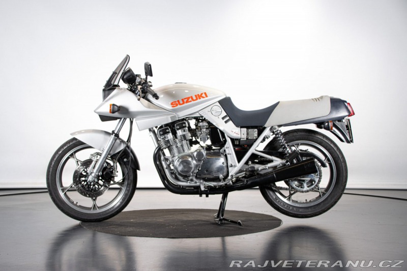 Suzuki GSX 750 S KATANA