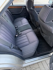 Mercedes-Benz 200 W124 1990